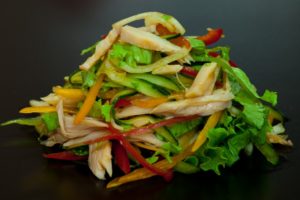 480 Рецепт Овочевий салат з копченою куркою «Улюблений»