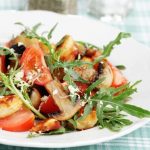 2919 Рецепт Курячий салат з печерицями та помідорами