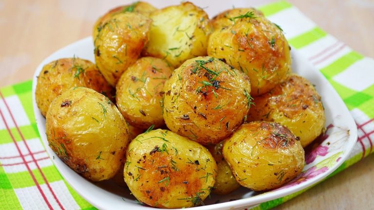 3231 Рецепт Запечена картопелька з часником і солодкою паприкою