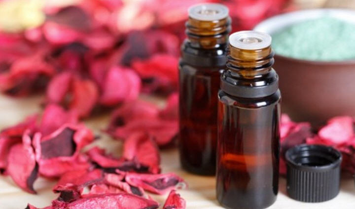 3915 Рожеве масло застосування і властивості: аромамасло троянди