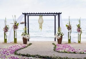 4523 Свадебные арки – какие цветы выбрать?