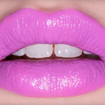 4744 Лиловый цвет помады: фиолетовые губы макияж