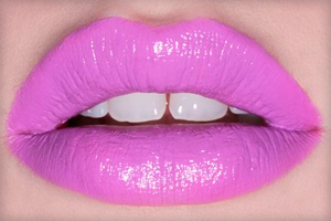4744 Лиловый цвет помады: фиолетовые губы макияж