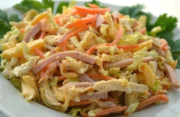 7830 Рецепт Салат з крабовими паличками, пекінською капустою, огірками та яйцями